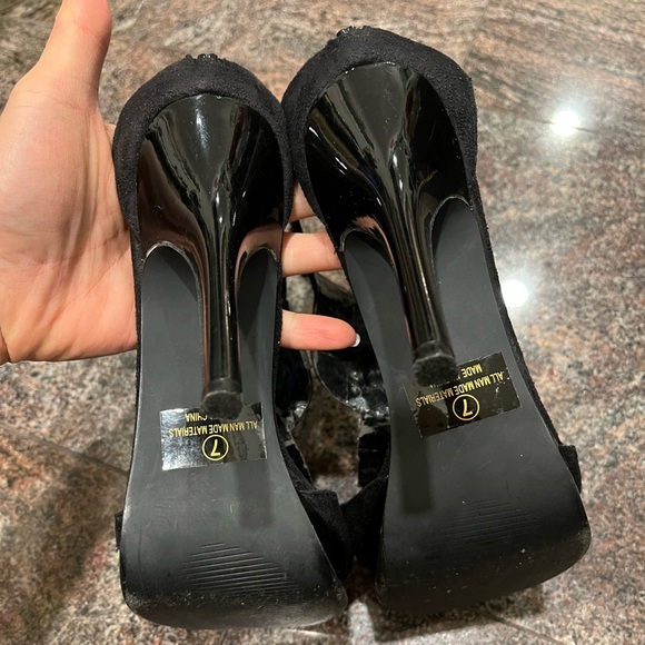 Like new Liliana sequins jewelled platform high heels size 7 (fits like 7.5) - Picture 3 of 3